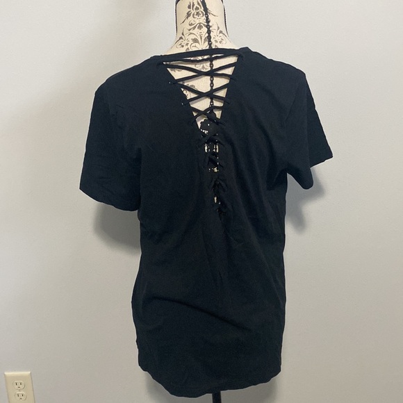 Pink VS Black Tshirt with Fun Back Design - Picture 4 of 6